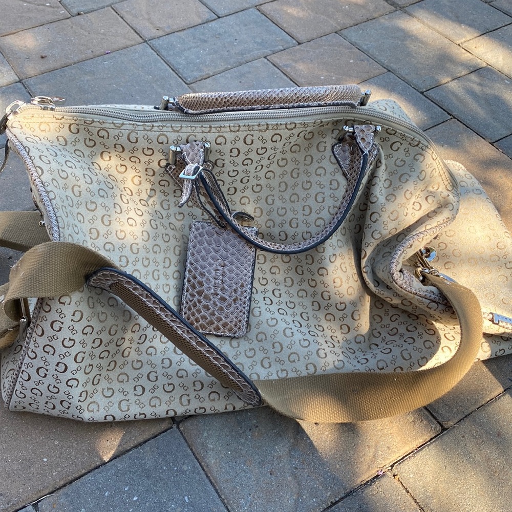 GUESS duffel bag - Picture 4 of 7